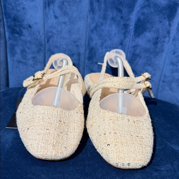 Tahari Password Women's Cream Slingback Flats Size 7.5 - Picture 2 of 5